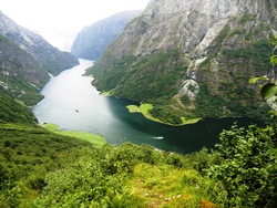 Båtar på Nærøyfjorden juli 2010 Foto: ALR Noralv Distad Båtar på Nærøyfjorden juli 2010 Foto: ALR Noralv Distad