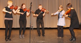 Gaular spelemannslag. Foto: Leif Vinsrygg