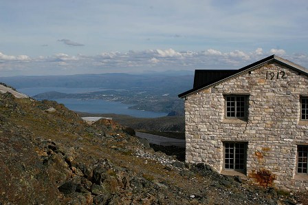 Hovedhuset p&aring; Haldde- toppen