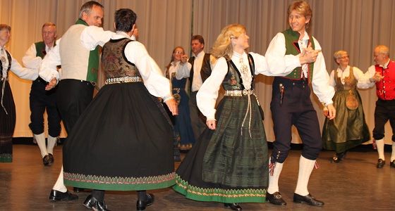 Sogn spel- og dansarlag Foto: Leif Vinsrygg
