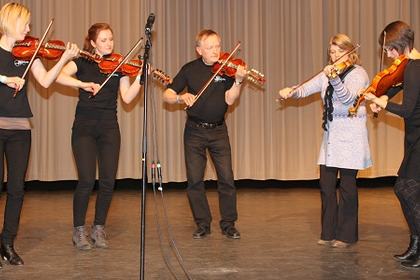 Gaular spelemannslag. Foto: Leif Vinsrygg