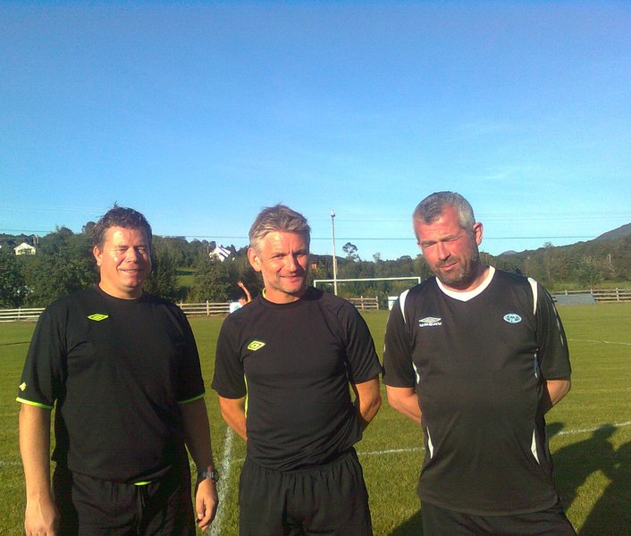 2013 EIL-Midsund dommertrio.jpg