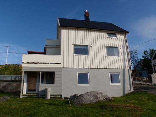 hus fra nedsiden_500x375