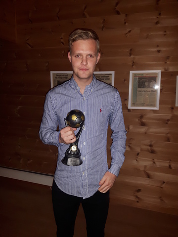 2016 ÅRETS SPILLER - SIMEN NERLAND.jpg