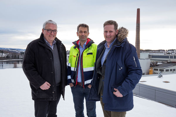 Kjell Baug, viseadministrerende direktør Ringeriks-Kraft, Rolf Jarle Aaberg, CEO Treklyngen, Pelle Gangeskar, næringsutviklingssjef Ringerike Utvikling. Foto: CATCH Kjell Baug, viseadministrerende direktør Ringeriks-Kraft, Rolf Jarle Aaberg, CEO Treklyngen, Pelle Gangeskar, næringsutviklingssjef Ringerike Utvikling. Foto: CATCH