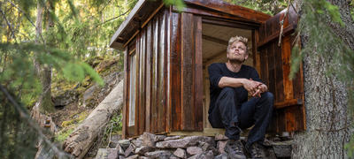forfatter-med-egen-hytte