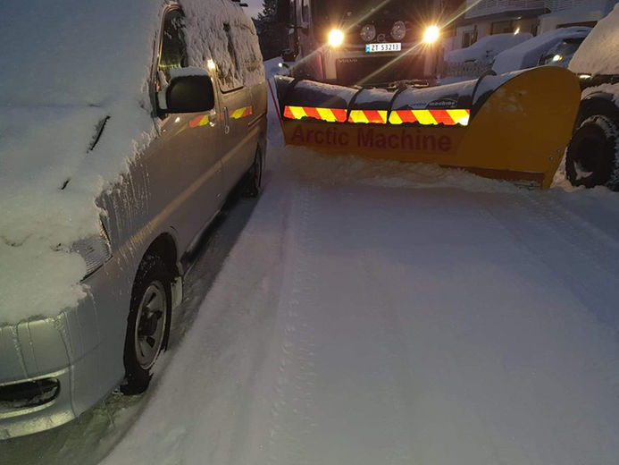 smal vei for brøytebilen