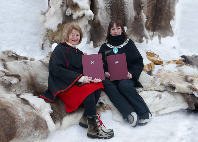 Ordfører Monica Nielsen og Rektor Anne Husebekk