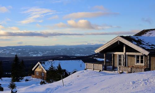 Fire av fem som drar på påskeferie, velger Norge Hytteavisen Fire av fem som drar på påskeferie, velger Norge Hytteavisen