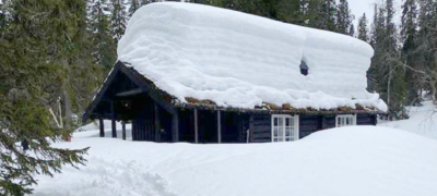 Snø på hyttetak