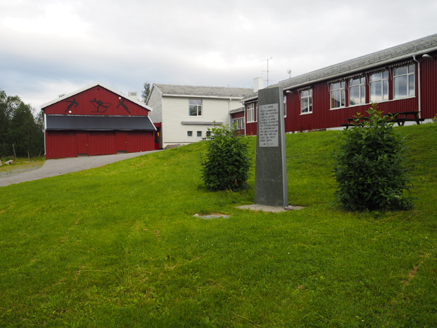 Tverrelvdalen skole.png