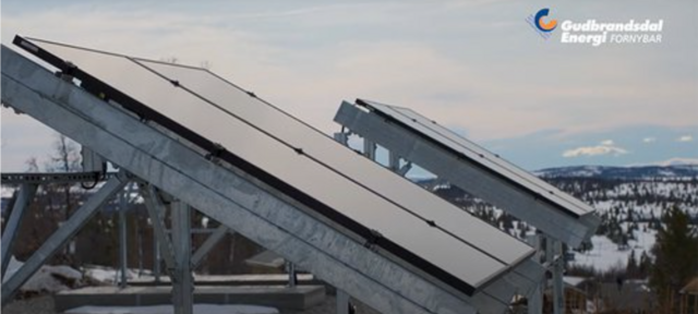 Solcellepanelene er på plass på egen tomt i hyttefeltet på Gålå. Skjermdump fra distriktsenergi.no.