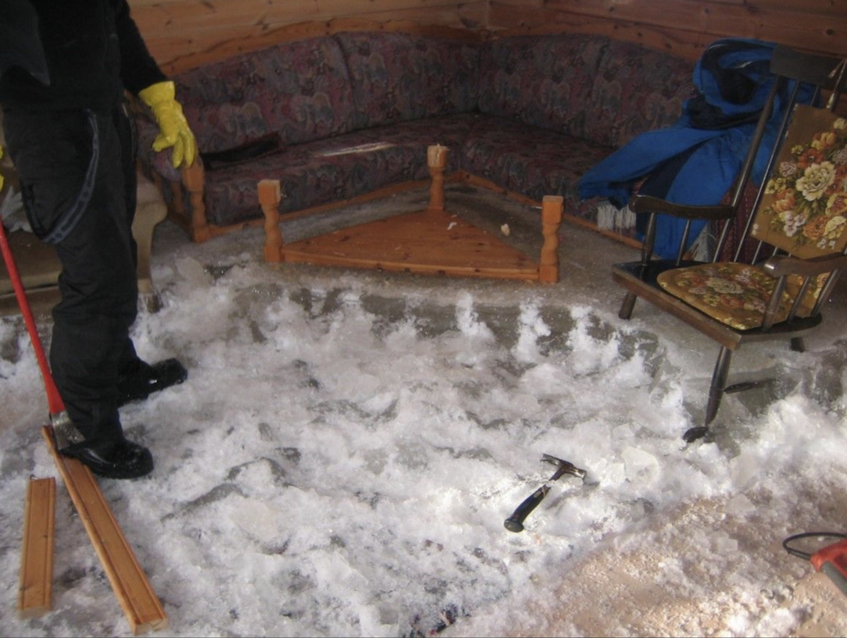Frost- og vannskader på hytter kan bli store om de ikke oppdages raskt, advarer forsikringsselskapet If. (Foto: If)