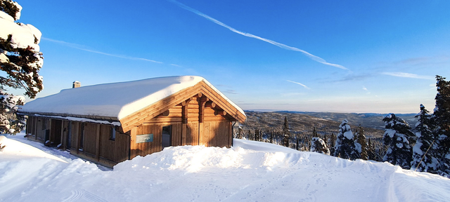 SJEKK GRUNDIG: Å kjøpe hytte handler om veldig mye mer enn fin beliggenhet og et godt førsteinntrykk. Foto: Inviso Norge/DnB