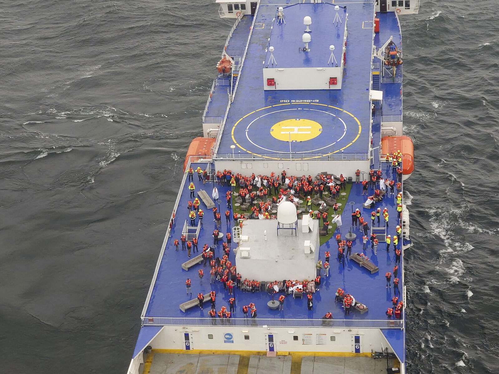 Gotska Sandön, Sverige. En brann brøt ut på fergen Stena Scandica i nærheten av Gotska Sandön mandag. Foto: John Jonsson/Sjöfartsverket/TT