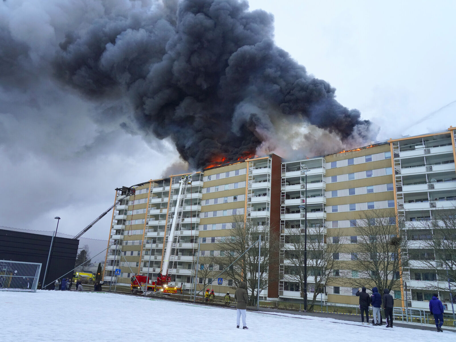 Brannen i en boligblokk i Drammen førte til at 300 beboere på et tidspunkt sto uten bolig. Branner som denne gjorde også sitt for å dra opp erstatningsutbetalingene i første kvartal. Terje Bendiksby