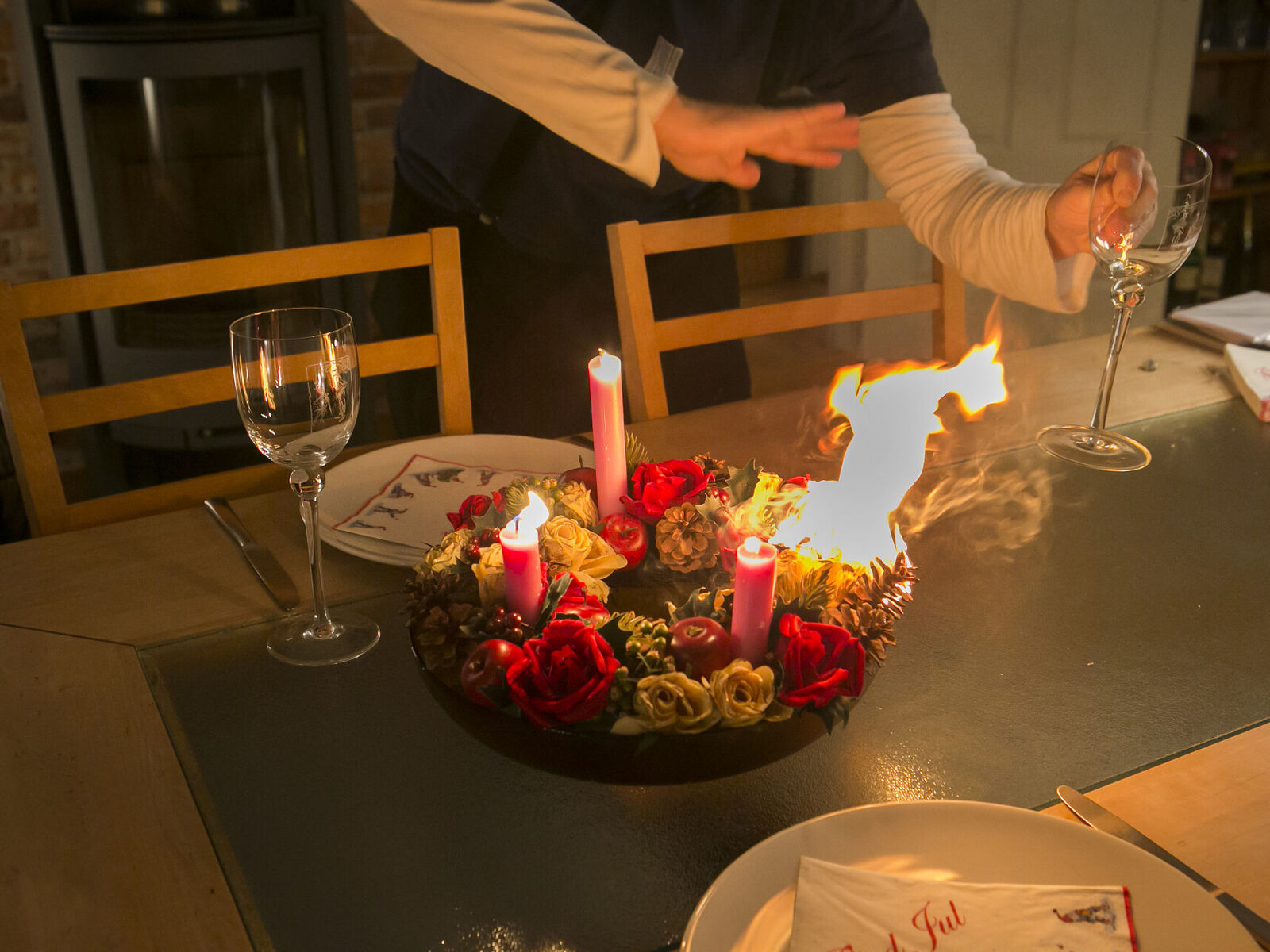 Ikke bruk brennbare juledekorasjoner. (Foto: Heiko Junge/NTB)