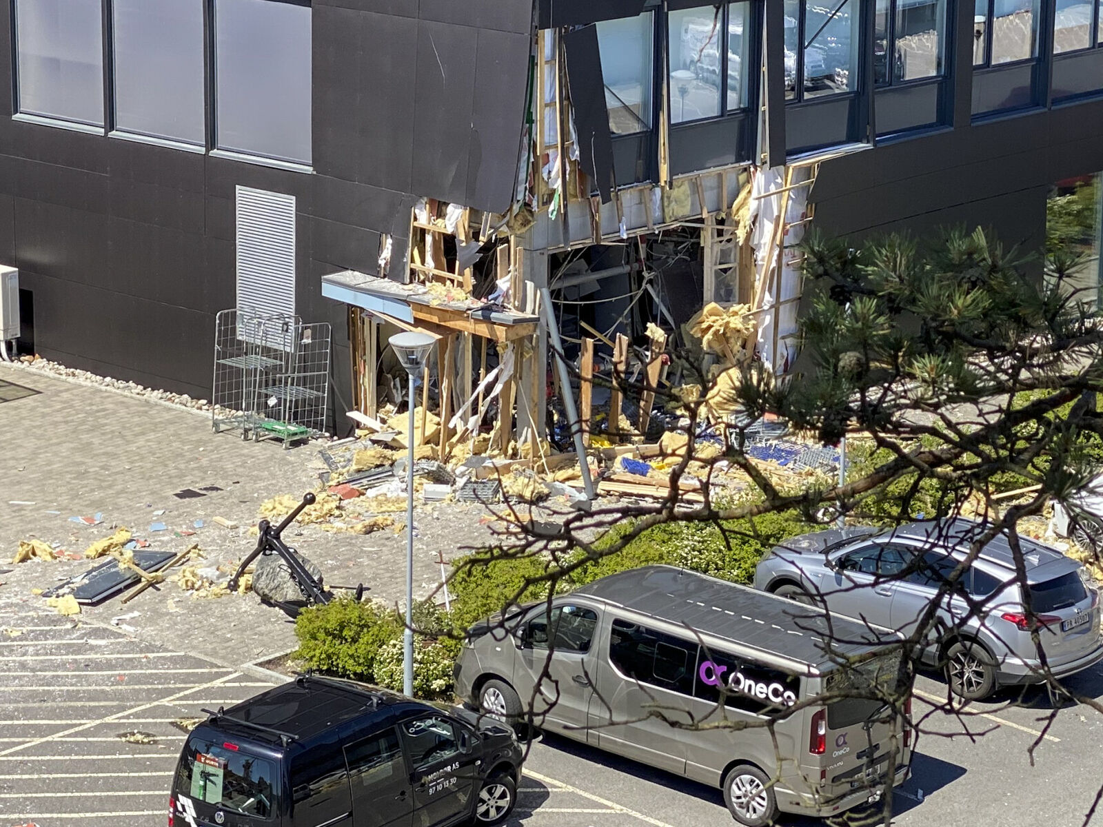 Eksplosjonen forårsaket store skader (foto:Tor Erik Schrøder/NTB Scanpix).: 