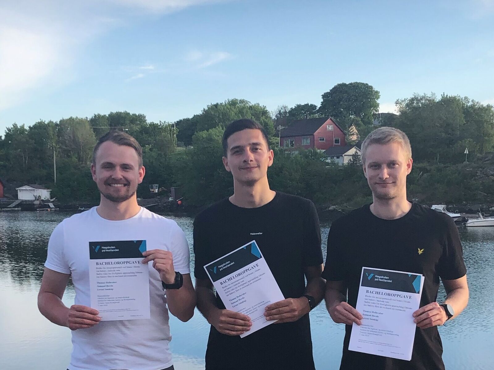 Disse tre fikk pris for beste bacheloroppgave på branningeniørstudiet i Haugesund i år; fra venstre Thomas Halleraker, Levent Smakiqi og Åsmund Hovda 