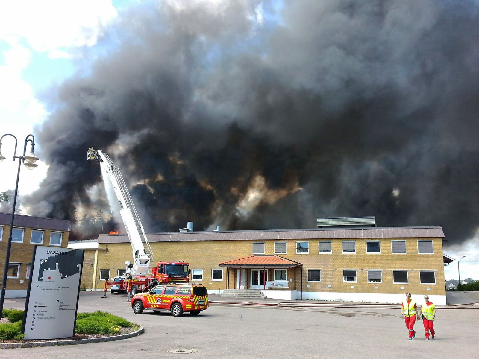 Brannen i Basa-huset i juli 2015 (foto: Vestfold Interkommunale Brannvesen). 