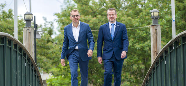 Konsernsjef Steffen Syvertsen i Ã Energi og Jonathan Cole CEO i