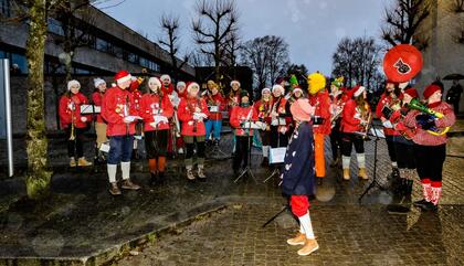 Foto av et student messingband, Åsblæst