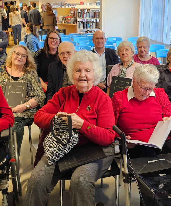 Vi ønsker å kartlegge eldres behov og ønsker for aktivitet og deltakelse. Her fra biblioteket og prosjektet "Fortell meg om ditt liv". Foto: Kristine Mesgrahl