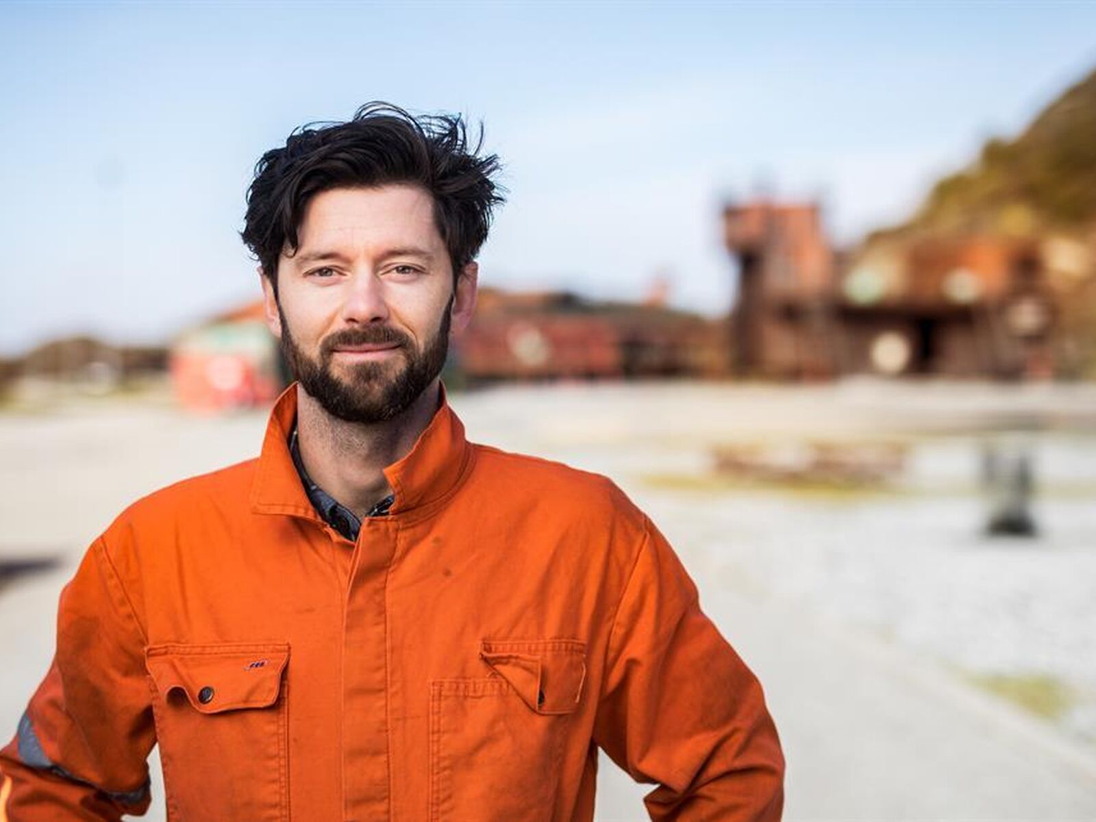 Høgskolelektor Ruben Dobler Strand deltar i Dynamic, der de ser på brannfare i trehus og utvikling av programvarearkitektur for varsling av brannrisiko.