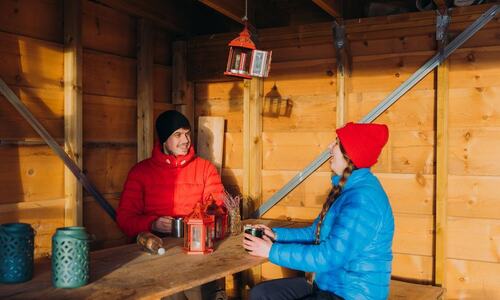 Påskeferien tilbringes gjerne med venner og familie. Getty