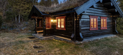 Denne hytta i Aurdalsåsen er en av dem som nå leies ut gjennom Airbnb. Foto: Skjermdump fra Aurdal Hytteutleies fb-side.
