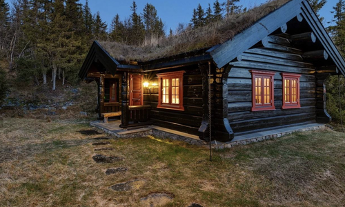 Denne hytta i Aurdalsåsen er en av dem som nå leies ut gjennom Airbnb. Foto: Skjermdump fra Aurdal Hytteutleies fb-side.