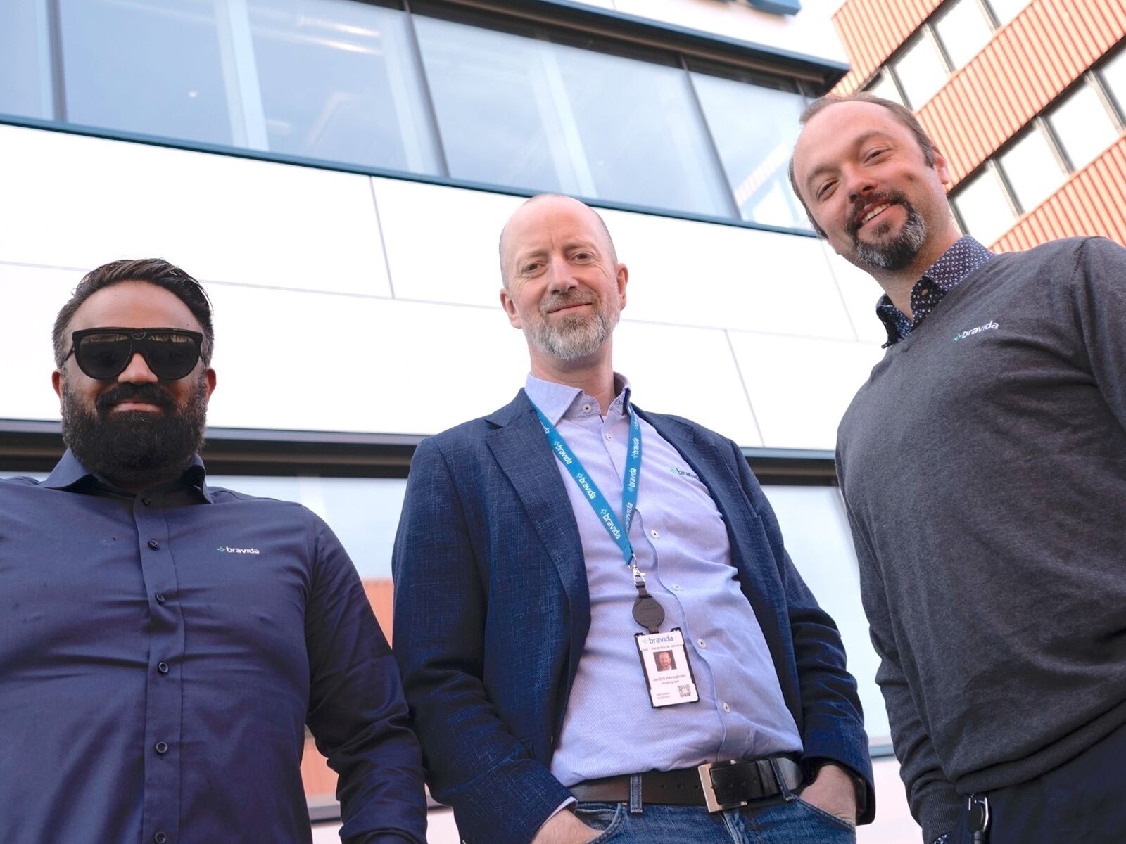 Avdelingslederne Usman Riaz og Jan Erik Herregarden, og serviceleder Kenneth Omang Bakken gleder seg over flere nye år med oppdrag for Eiendoms- og byfornyelsesetaten i Oslo. (Foto: Bravida Norge)