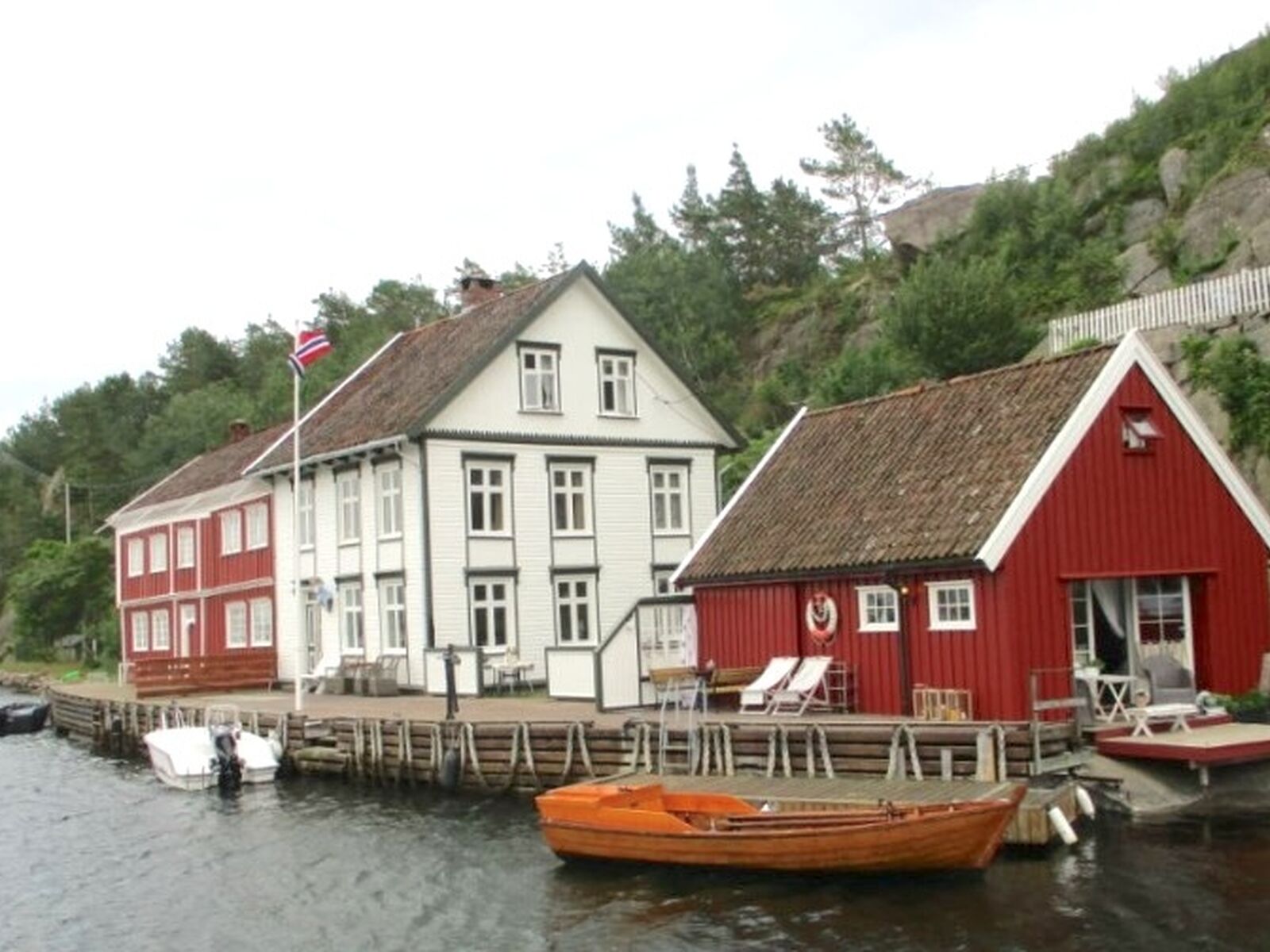 Ny-Hellesund ligger på en øy, noe som gir ekstra utfordringer for brannmannskap. (Foto: Jorunn Monrad)