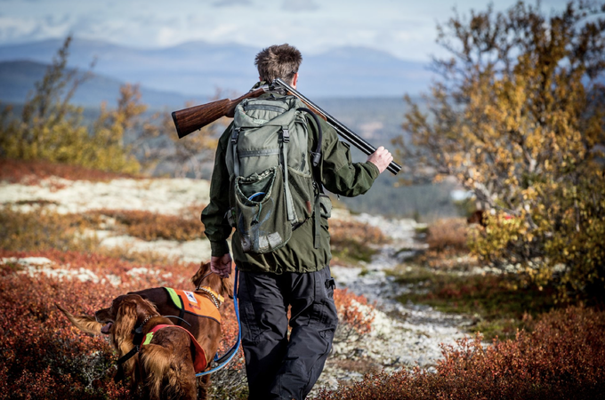 Hunder og jegere gleder seg til høsting. Torgeir W. Skancke NJFF