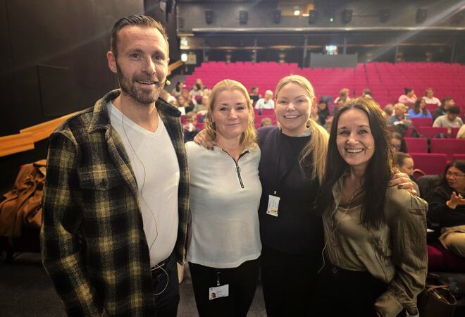 SAMLET ANSATTE TIL KICKOFF: Enhetslederne Thomas-André Sandvik i psykisk helse og avhengighet, Stine Solberg-Andersen i hjemmetjenesten, Marion Larsen på Moertunet og Stina Stenmarck i tilrettelagte tjenester inviterte ansatte i tjenestene til en introduksjon av TryggEst i Ås kinoteater. De fire i styringsgruppa