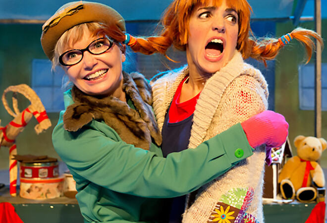 Kristin Aafløy Opdan 2 damer klemmer på hverandre.