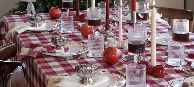 Dessertbeger Mini, 6 for 354 kr. Glassunderlag Rosett, 4 for 55 kr. Vinglass Ribbed, 4 for 396 kr. Glass Ribbed, 4 for 316 kr. Tøyserviett Rut, 2 for 89 kr. Bestikk Hammered, 4 for 139 kr. Lysestake Rosett, 119 kr. Lysestake Eclipse, 119 kr.