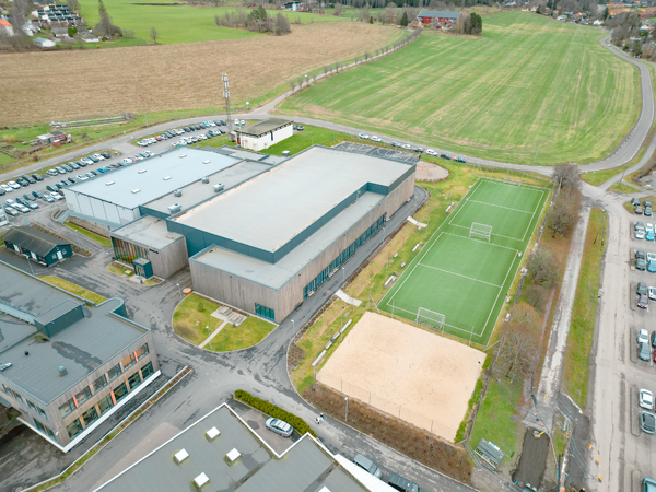 Dronebilde over Åshallen