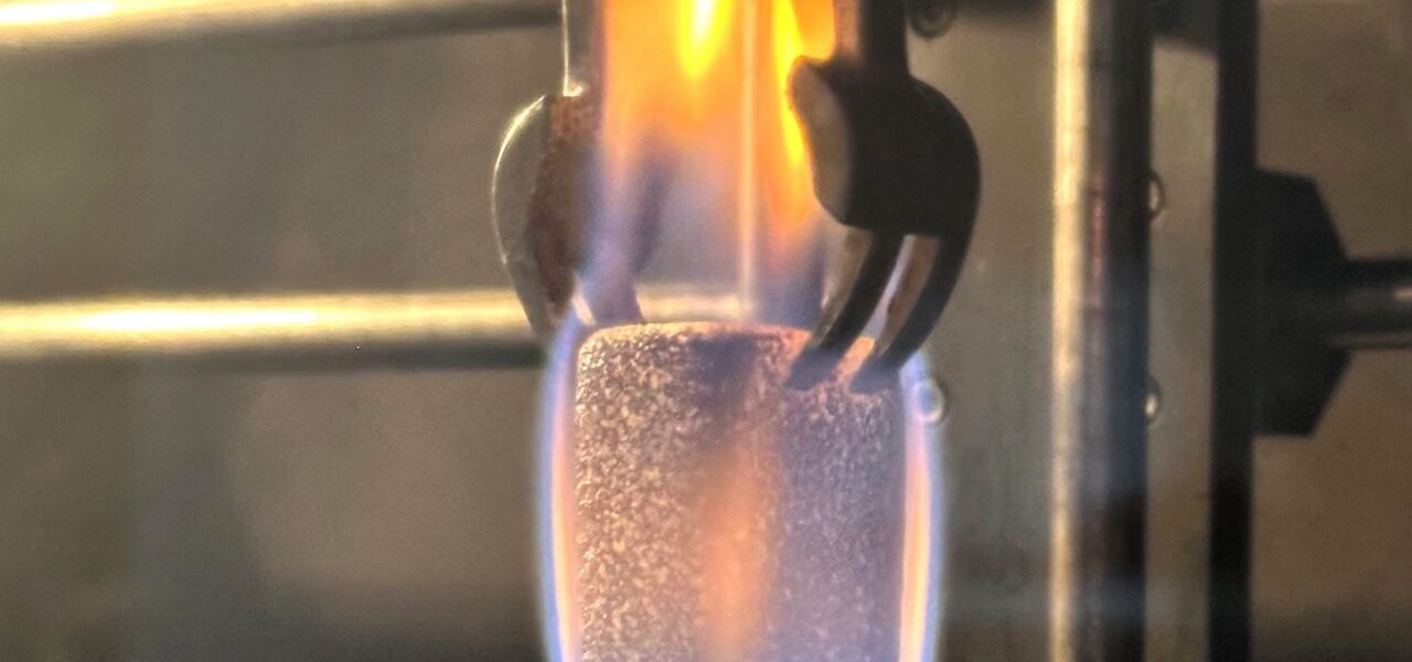 Fraunhofer LBF vil utvikle bærekraftig flammehemmende PUR-skum. (Foto: Merve Tulcali/ Fraunhofer LBF) Fraunhofer LBF vil utvikle bærekraftig flammehemmende PUR-skum. (Foto: Merve Tulcali/ Fraunhofer LBF)