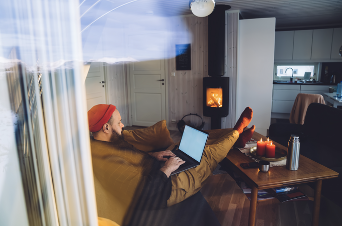 UNNGÅ KALD HYTTE: Sjekk at du ikke har 2G-avhengige produkter på hytta før 2G-nettet slukkes. Foto: shutterstock UNNGÅ KALD HYTTE: Sjekk at du ikke har 2G-avhengige produkter på hytta før 2G-nettet slukkes. Foto: shutterstock