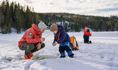 Med Kom deg ut-dagen gir DNT over hele landet familier og andre en introduksjon til friluftsliv. Trym B. Solli Med Kom deg ut-dagen gir DNT over hele landet familier og andre en introduksjon til friluftsliv. Trym B. Solli