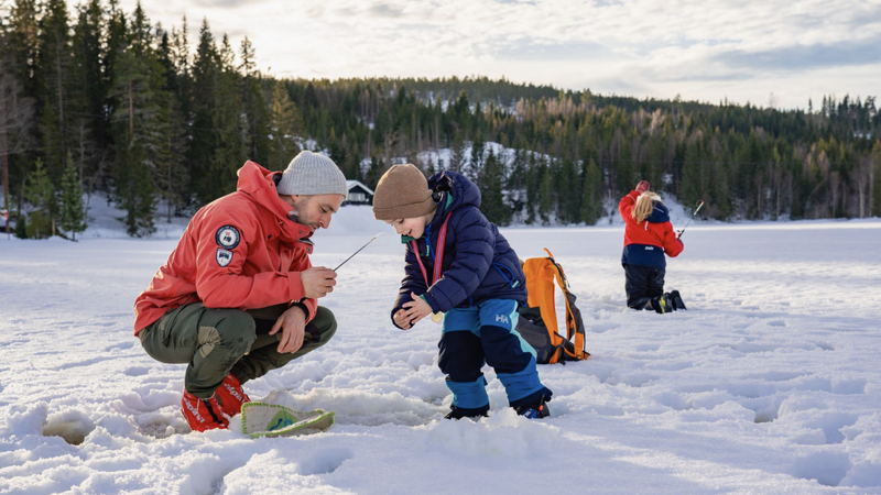 Med Kom deg ut-dagen gir DNT over hele landet familier og andre en introduksjon til friluftsliv. Trym B. Solli Med Kom deg ut-dagen gir DNT over hele landet familier og andre en introduksjon til friluftsliv. Trym B. Solli
