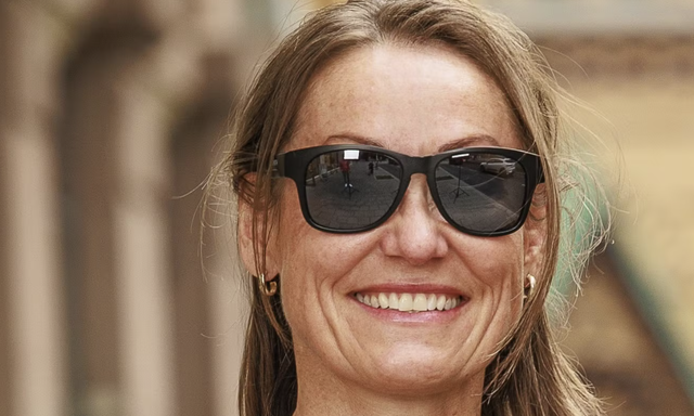 Trine Johnsen, optiker og fagekspert i Specsavers, advarer mot UV-stråling. Å bruke solbriller er like viktig som å bruke solkrem. Trine Johnsen, optiker og fagekspert i Specsavers, advarer mot UV-stråling. Å bruke solbriller er like viktig som å bruke solkrem.