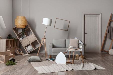Tyveri og hærverk som skjer i hus, hytter og leiligheter som leies ut til andre er ikke nødvendigvis dekket på egen innboforsikring. FOTO: Shutterstock - Tryg Forsikring