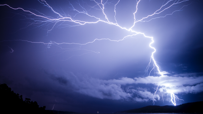 I juli i fjor lynte det enormt mye i Norge. Det gikk utover mye elektronikk i norske hjem. Foto: Paalwa I juli i fjor lynte det enormt mye i Norge. Det gikk utover mye elektronikk i norske hjem. Foto: Paalwa