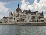 Parlamentsbygningen fra Donau