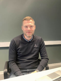 – Systemene skal bidra til at bedriften er i forkant av vedlikeholdet. Et mål med integrasjonsprosjektet er å redusere kompleksiteten for kunden, sier Tor Øistein Skjermo, CTO i El-Watch. (Foto: Eirik Iveland) Bergene Holm på vei mot prediktivt vedlikehold